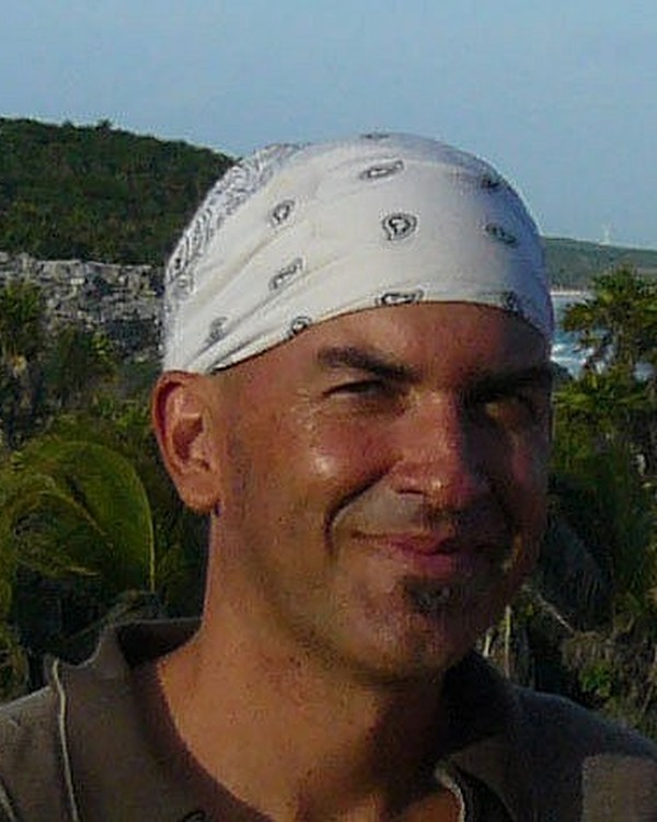 Couchsurfing profile picture for @groover