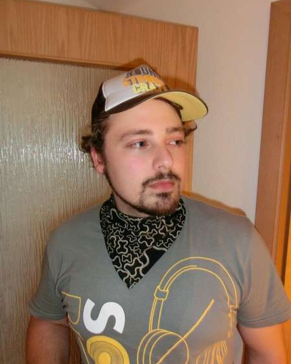 Couchsurfing profile picture for @tube
