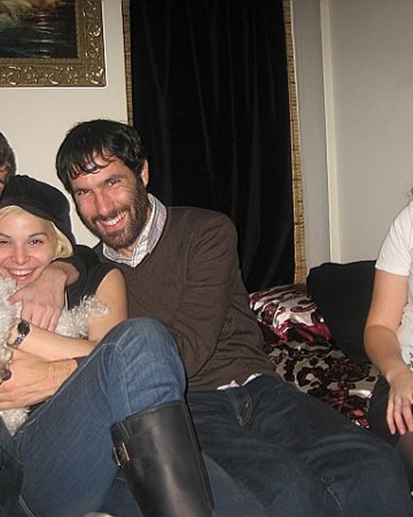 Couchsurfing profile picture for @blurt