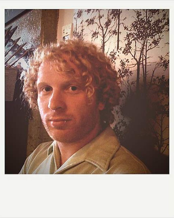 Couchsurfing profile picture for @looking