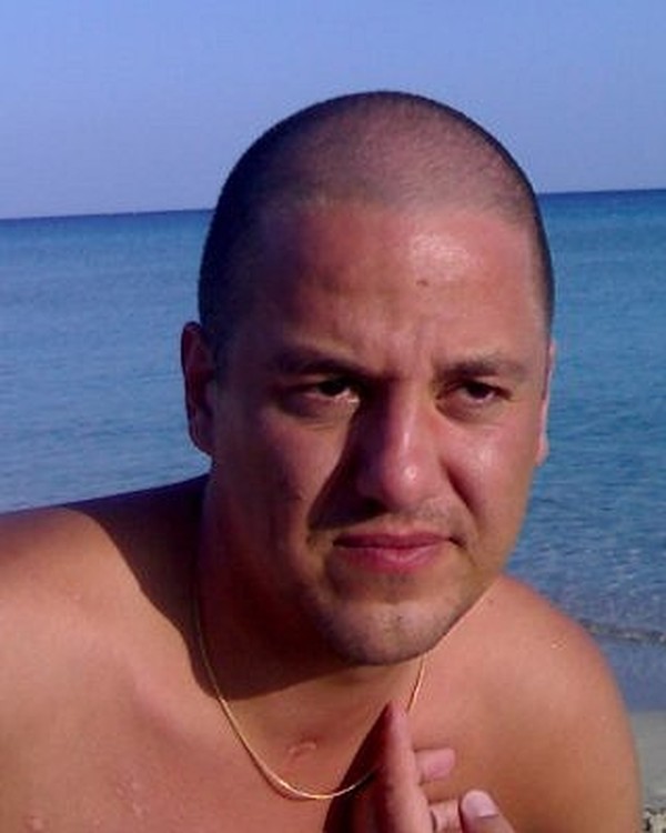 Couchsurfing profile picture for @must
